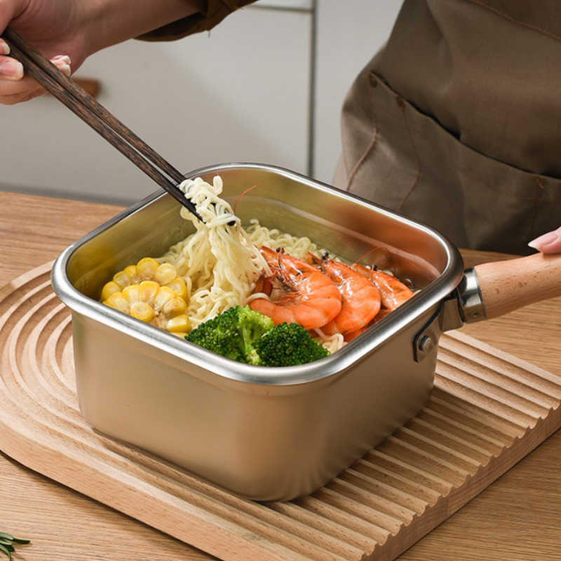Multifunctional cooking set for frying: deep fryer, hob, fresh food storage and vegetable washing